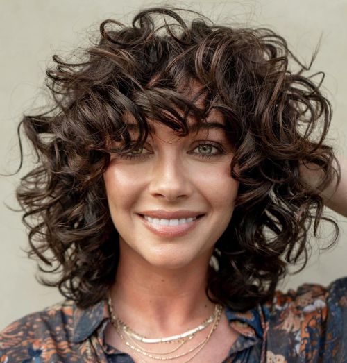 30 Best Medium Length Curly Hair Styles For 2023