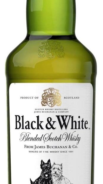 Black & White Blended Scotch Whisky, 700 Ml : Amazon.Sg: Grocery