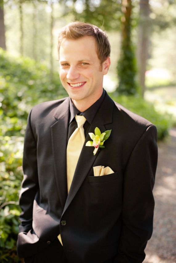 Maybe Gray Suit With Yellow Tie | All Black Suit, Black Groomsmen Suits,  Prom Suits