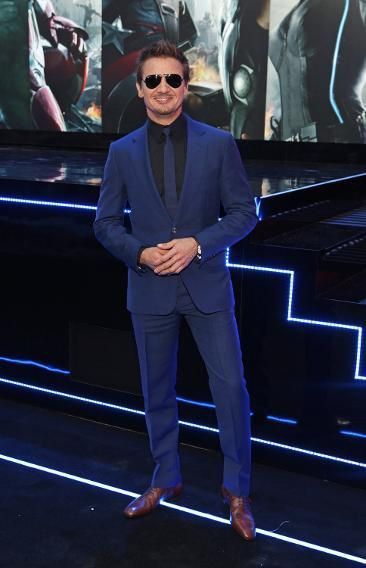 Jeremy Renner | Blue Suit, Black Suit Blue Shirt, Navy Blue Suit