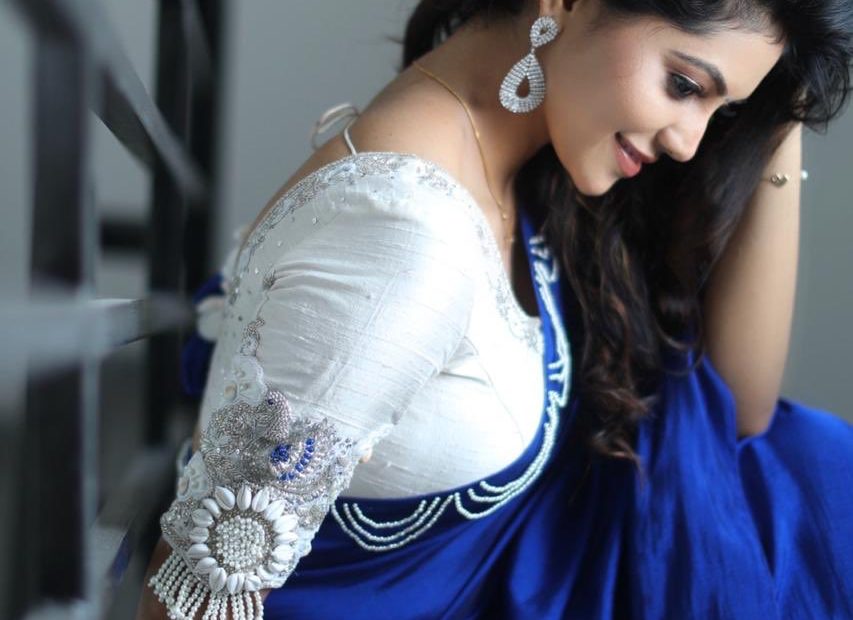 Athulya-Ravi-Blue-Saree-With-White-Blouse-3 | Fashionworldhub